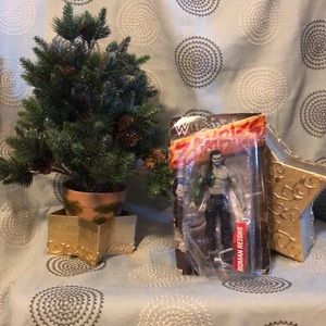 B2G1 WWE Roman Reigns zombified zombies figure